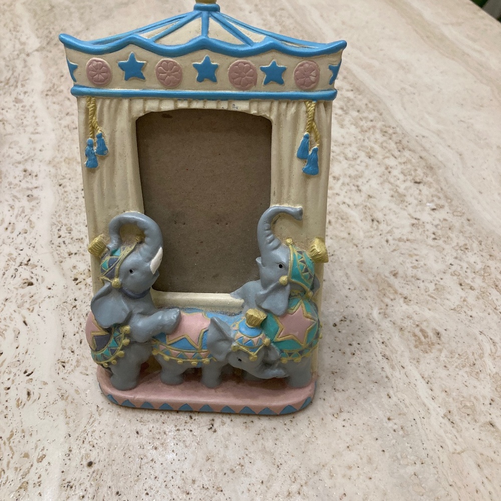 Vintage Holson Circus Elephants Theme 3D Picture Frame, 2x3" Photo